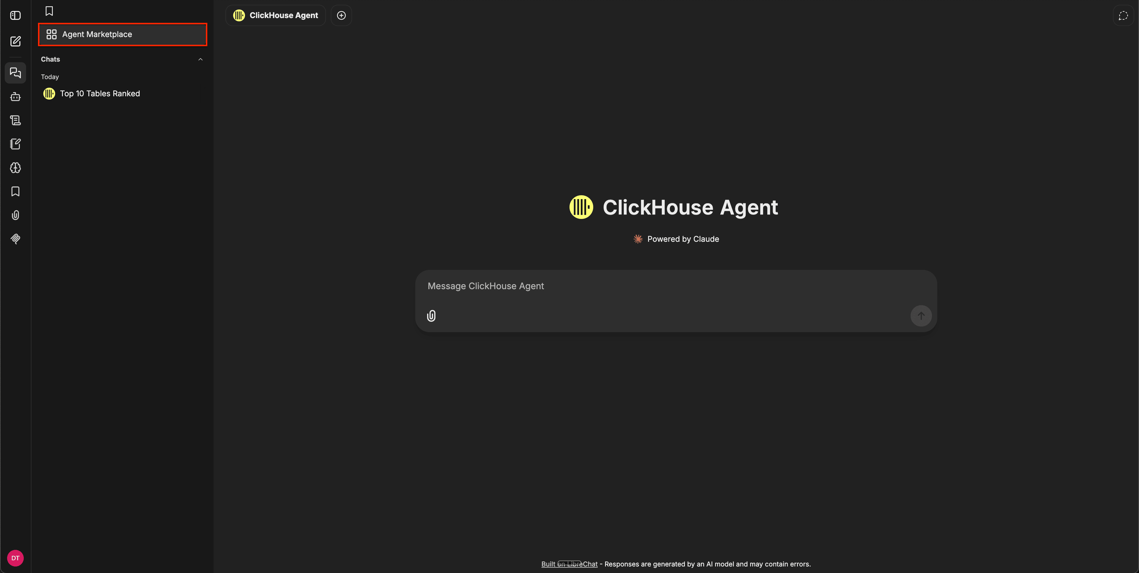 Interfaz de chat con la opción Agent Marketplace resaltada en la barra lateral izquierda